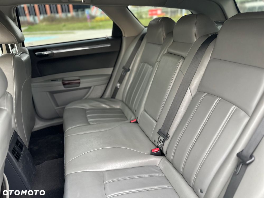 Chrysler 300C 3.0 V6 CRD - 15