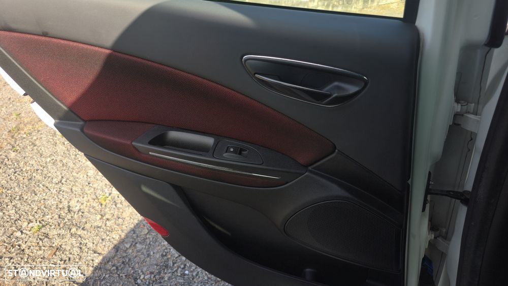Fiat Bravo 1.6 M-Jet Sport - 11