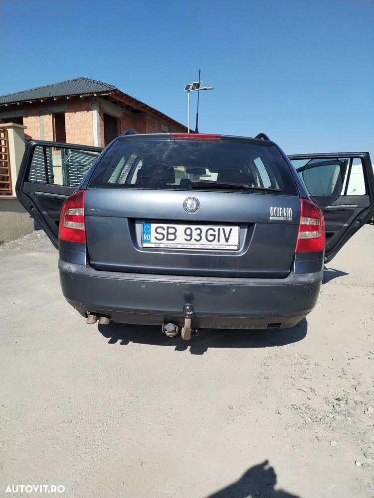 Skoda Octavia 2.0 TDI DPF Ambiente - 5