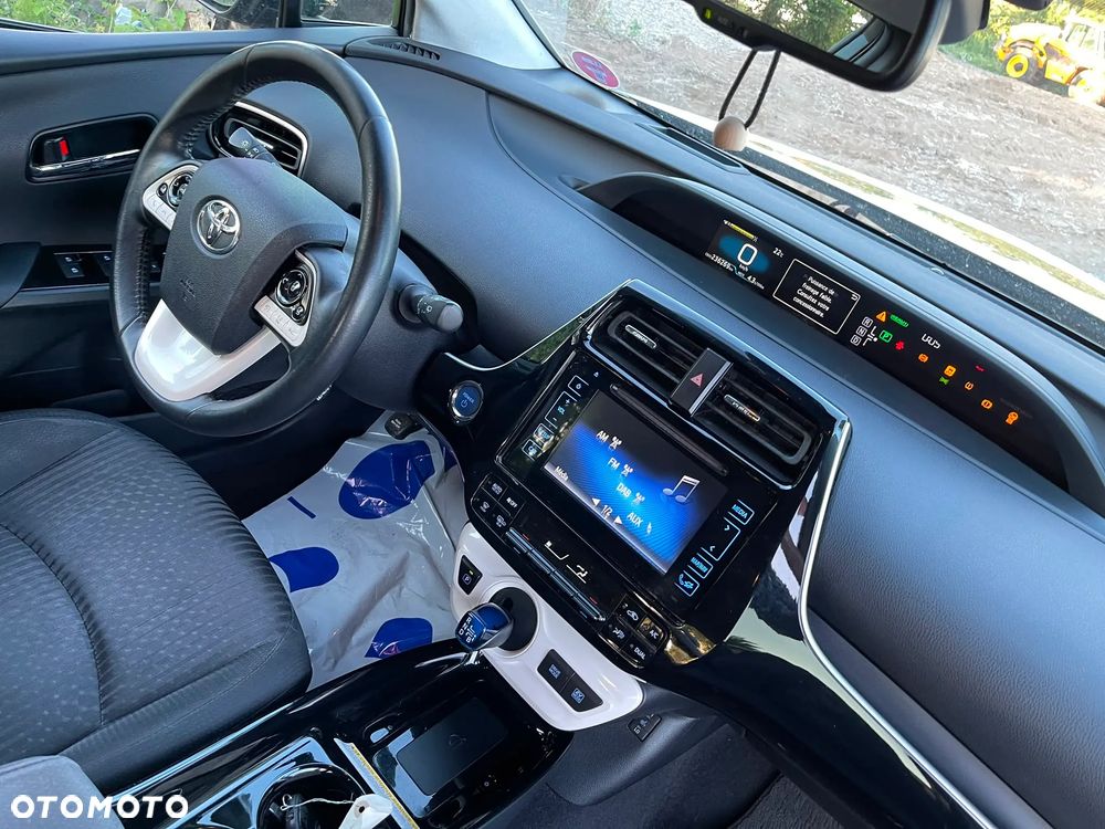 Toyota Prius Hybrid - 11