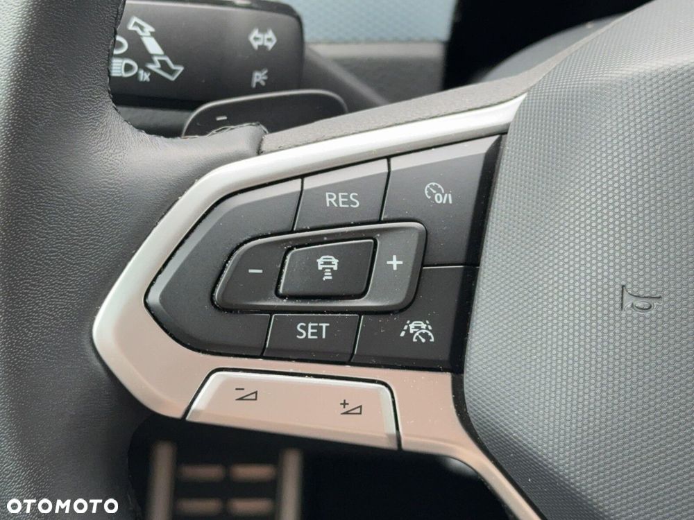 Volkswagen Touran - 22