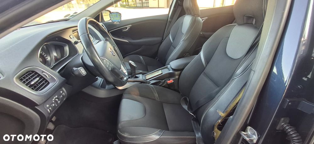 Volvo V40 D2 - 10