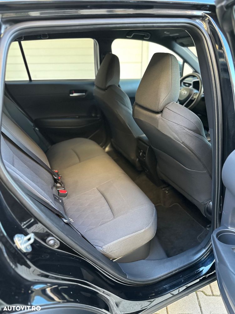 Toyota Corolla Cross Hybrid 1.8 VVT-i Lounge - 17