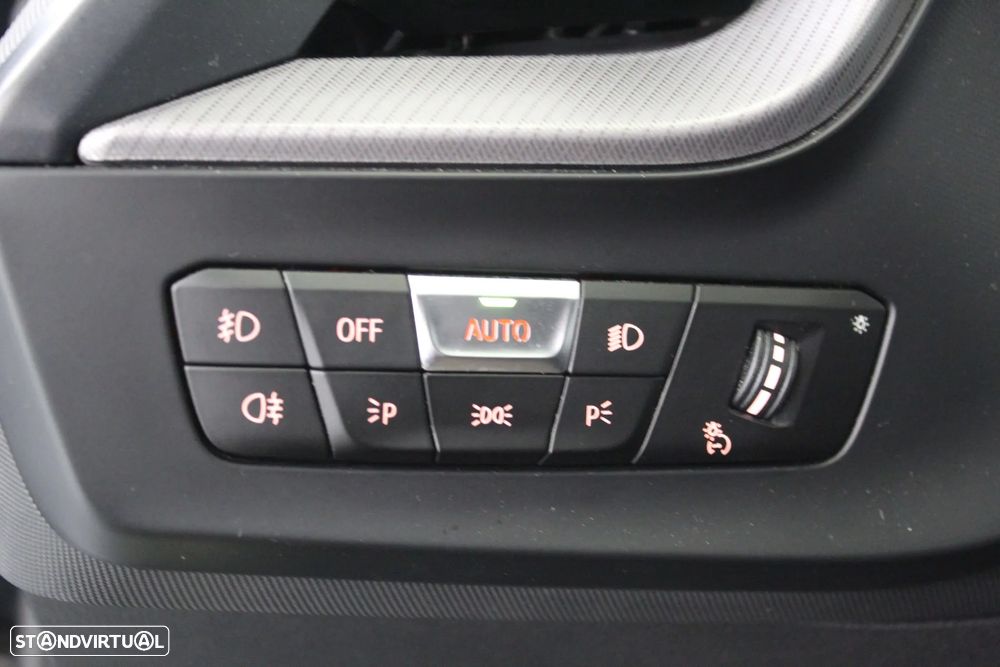 BMW 116 d Pack Desportivo M Auto - 17