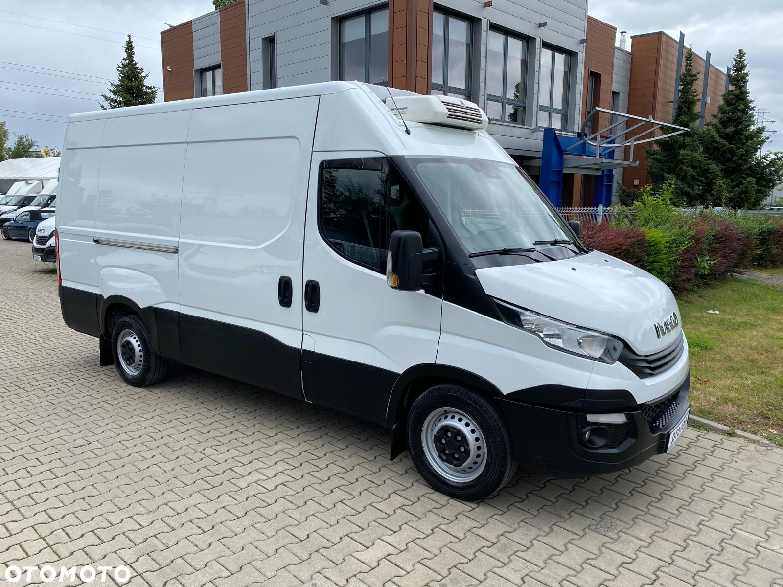 Iveco DAILY 35-140 HI-MATIC CHŁODNIA THERMO KING V200 MAX L2H2 - 3
