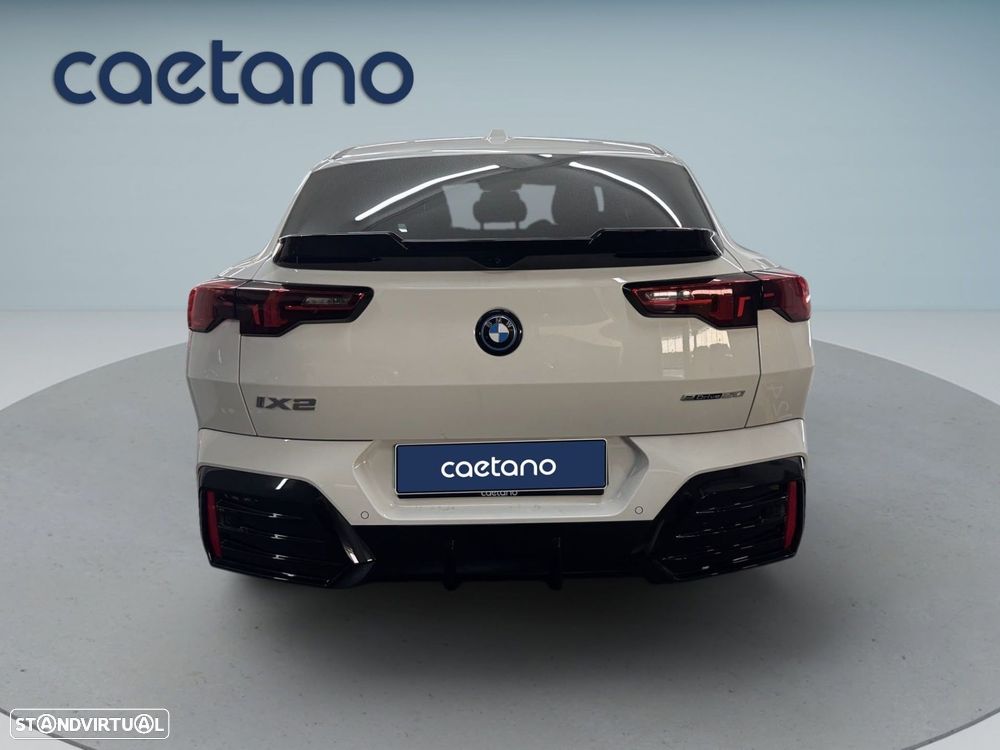 BMW iX2 eDrive20 Pack Desportivo M Pro - 8
