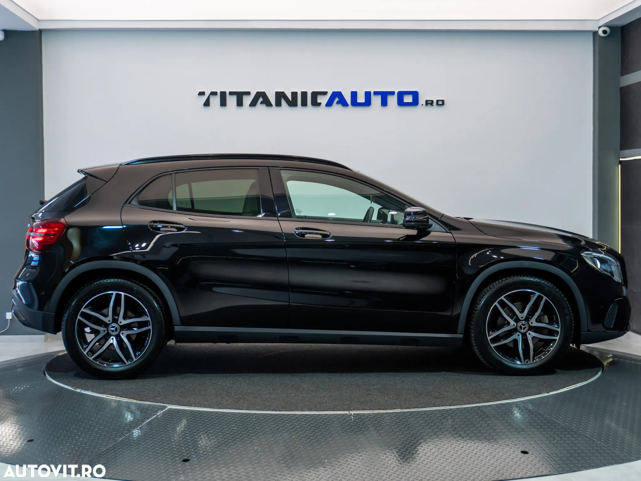 Mercedes-Benz GLA 220 4MATIC - 10