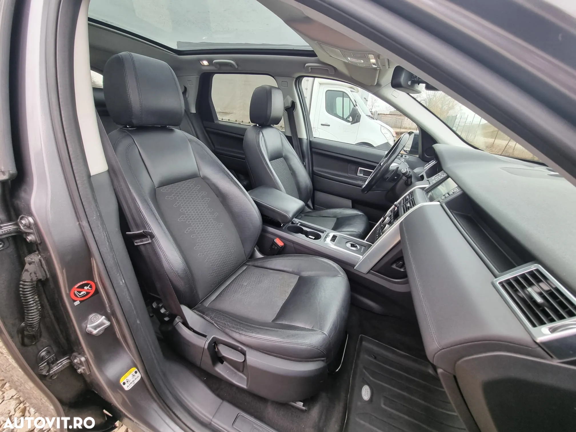 Land Rover Discovery Sport 2.0 D180 R-Dynamic MHEV SE - 10