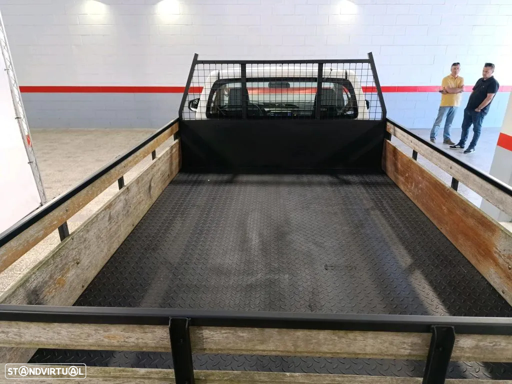 Toyota Hilux 2.4 D-4D 2WD CE - 13