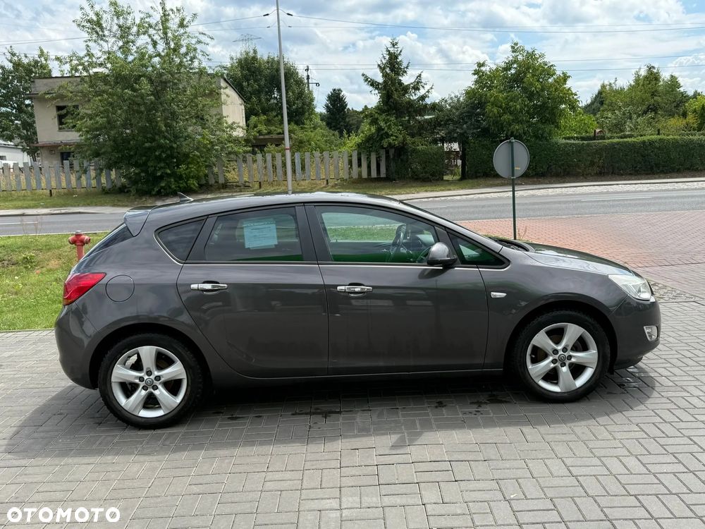 Opel Astra IV 1.4 T Cosmo - 8