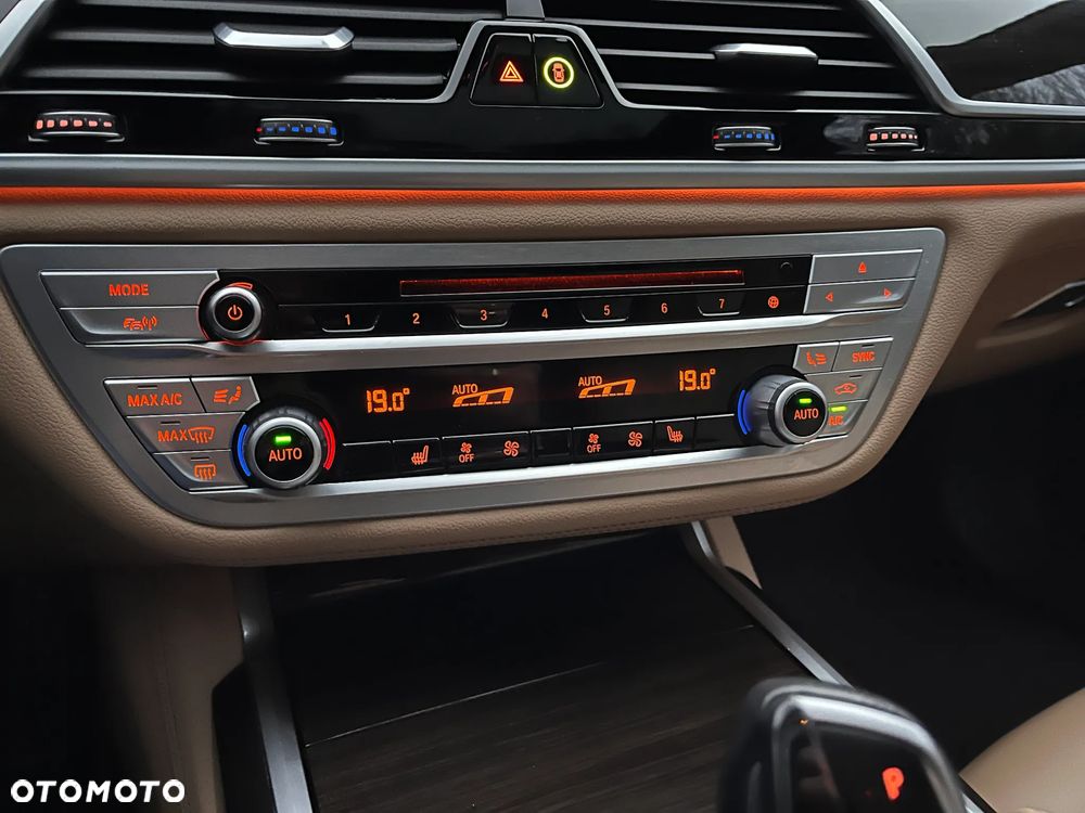 BMW Seria 7 740d xDrive - 25