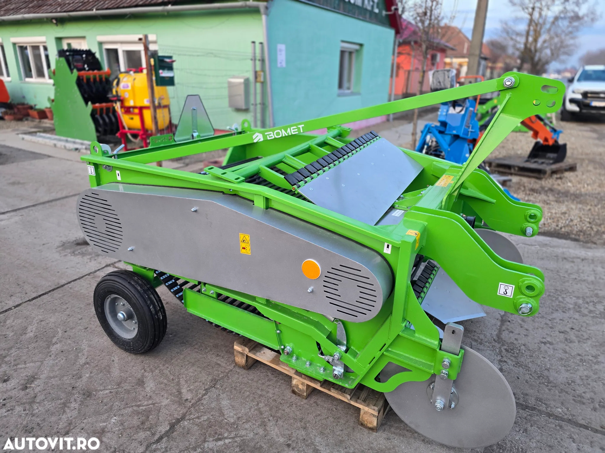 BOMET UPUS Z656 - 10
