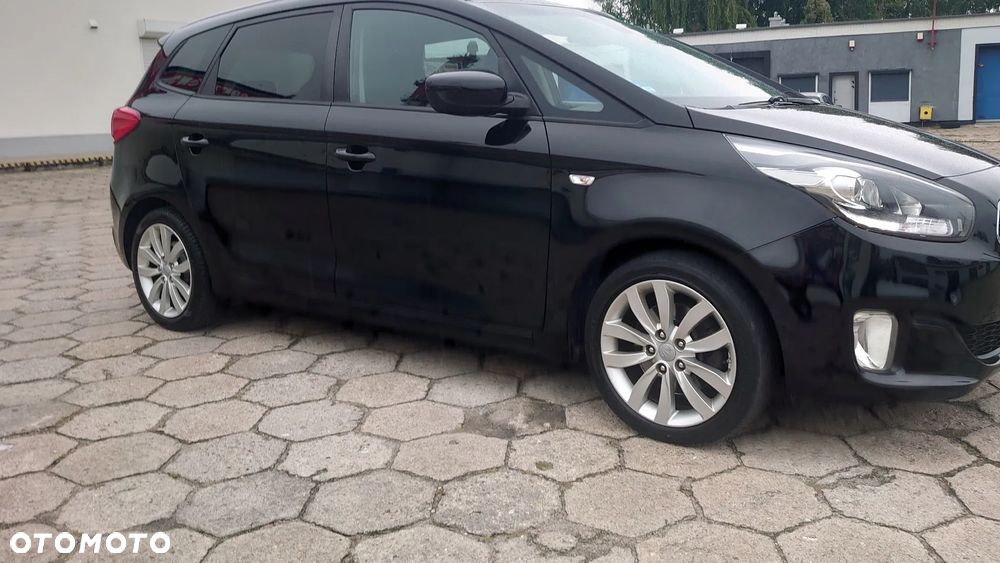 Kia Carens - 3