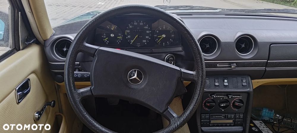 Mercedes-Benz W123 - 8