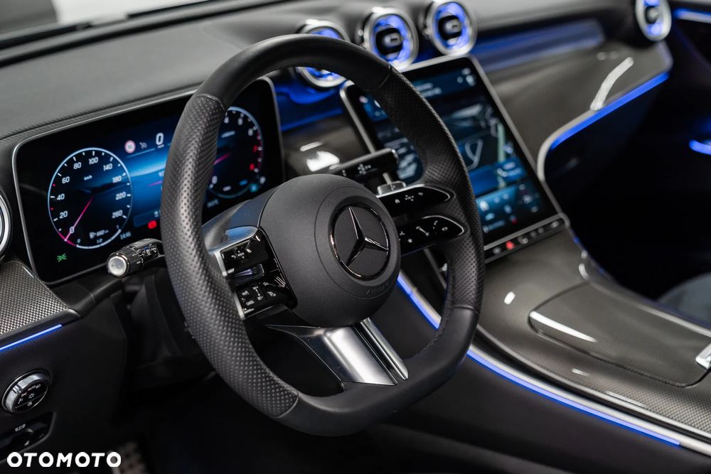 Mercedes-Benz GLC - 32