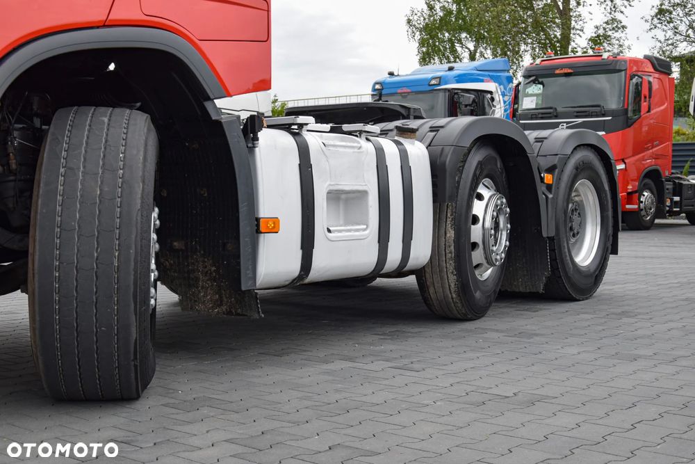Volvo FH540 / 6x2 / EURO 6 / PUSHER / OŚ SKRĘTNA-PODNOSZONA / RETARDER / KLIMATYZACJA POSTOJOWA / NAWIGACJA / ACC / LEDY / 2 ZBIORNIKI PALIWA / ALUFELGI / SERWISOWANY / SPROWADZONY - 18