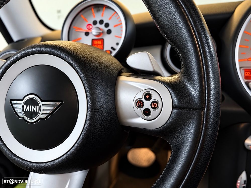 MINI 3 Portas Cooper D Auto - 18