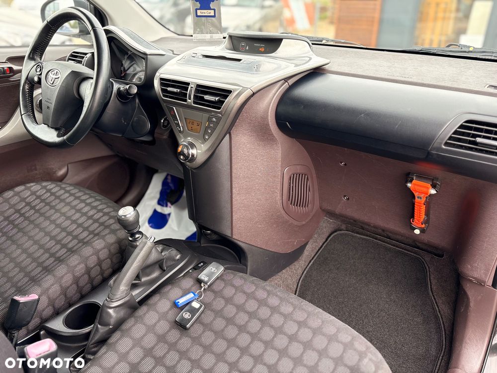 Toyota iQ 1.0 Sol - 28