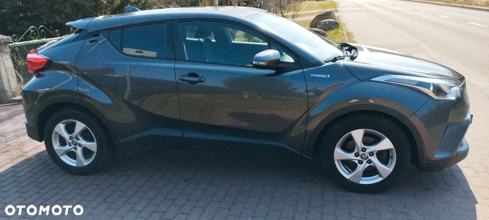 Toyota C-HR Business-Edition - 4