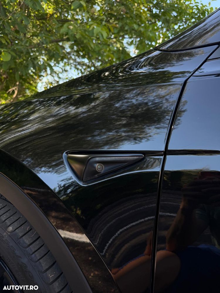 Tesla Model Y Long Range Dual Motor AWD - 26