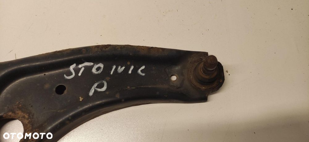 KIA STONIC WAHACZ PRAWY PRZÓD PRZEDNI ORYGINAŁ 17-24 - 2