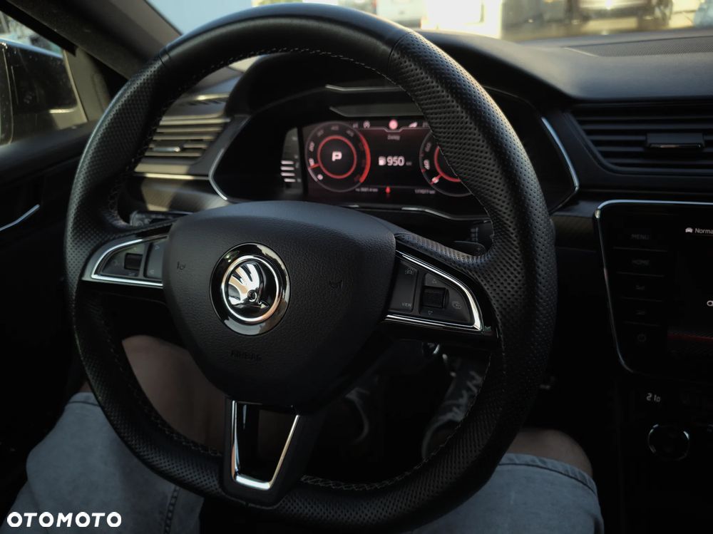 Skoda Superb 2.0 TDI 4x4 DSG Sportline - 32