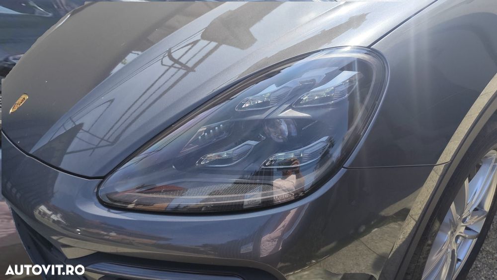 Porsche Cayenne Tiptronic S - 12
