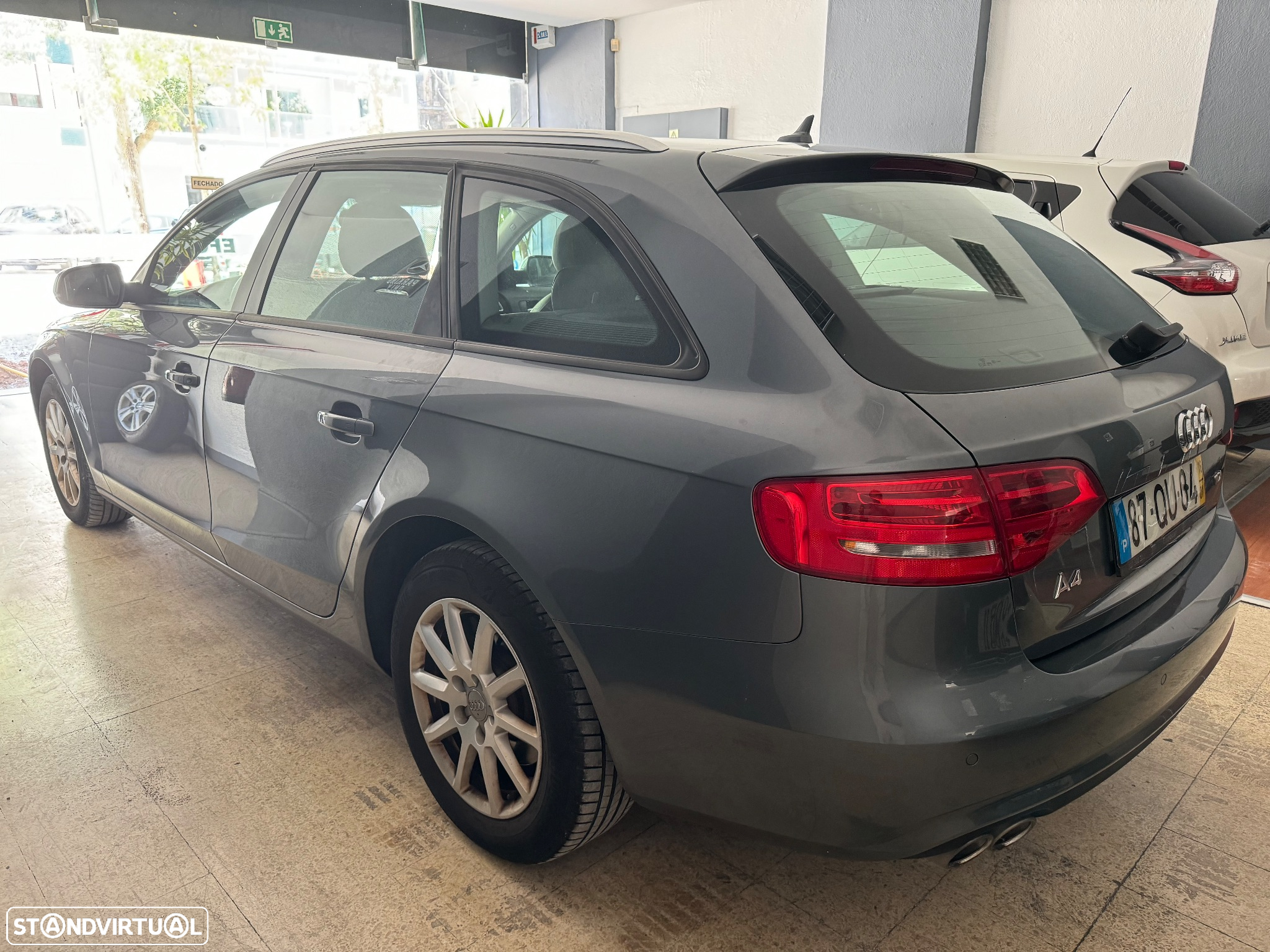 Audi A4 Avant 2.0 TDI Business Line Sport - 32
