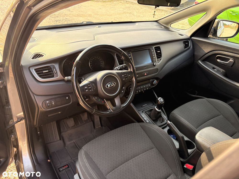 Kia Carens 1.7 CRDi XL 7os - 24