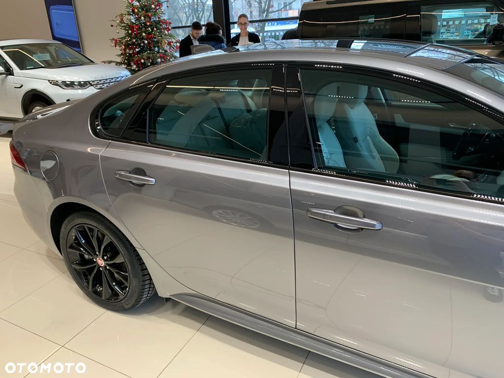 Jaguar XF 2.0 P250 R-Dynamic Black - 5