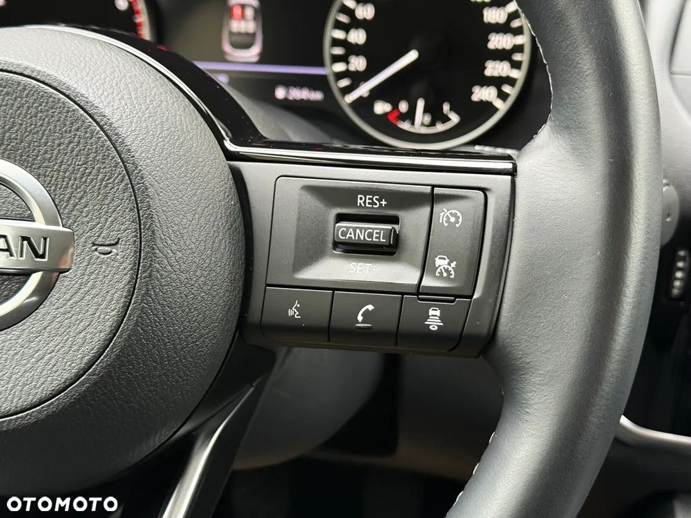 Nissan Qashqai 1.3 DIG-T N-CONNECTA - 13