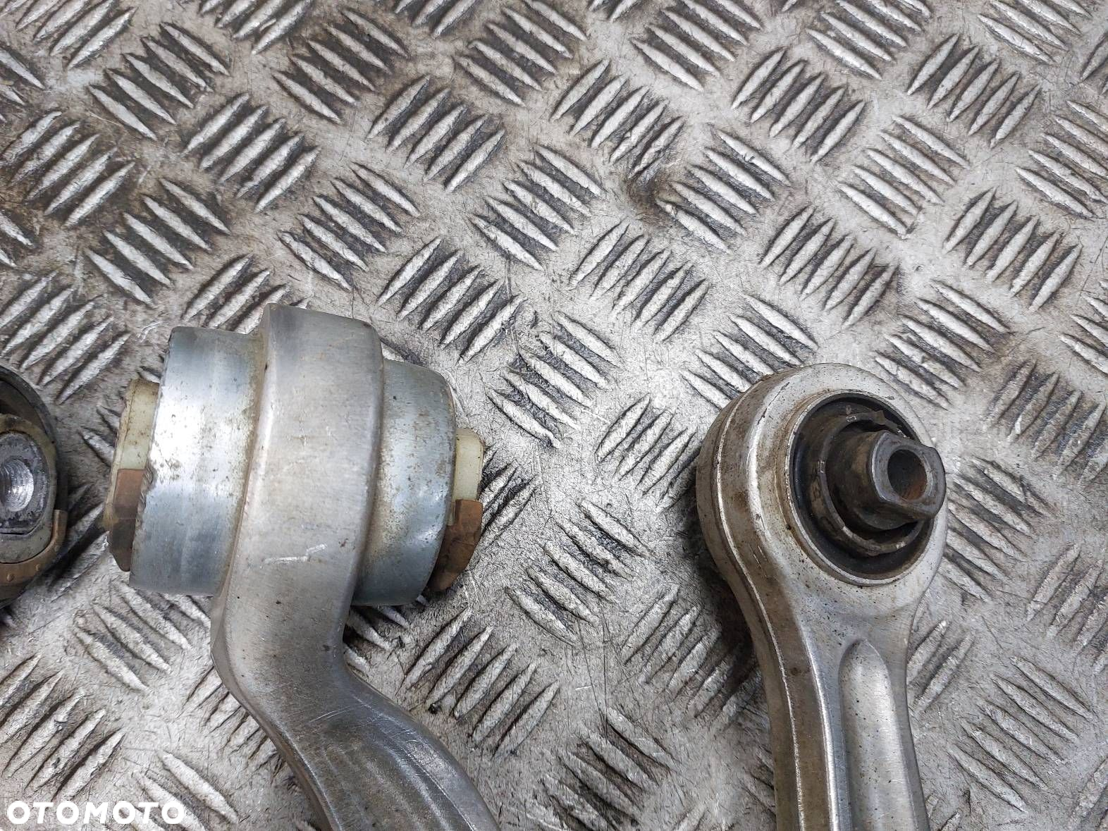 WAHACZE PRZÓD KOMPLET AUDI A4 B7 - 4