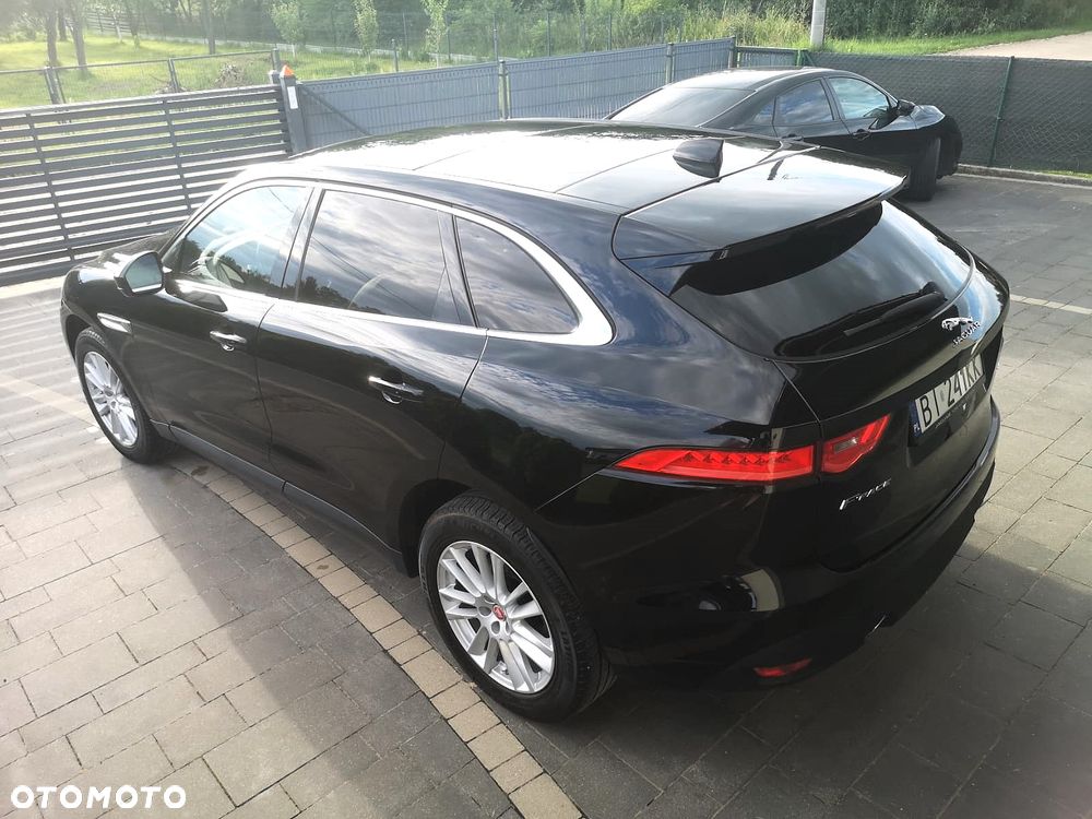 Jaguar F-Pace - 9