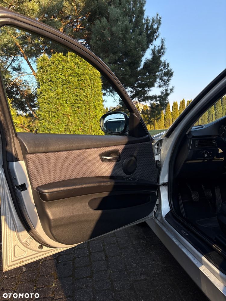 BMW Seria 3 320d - 27