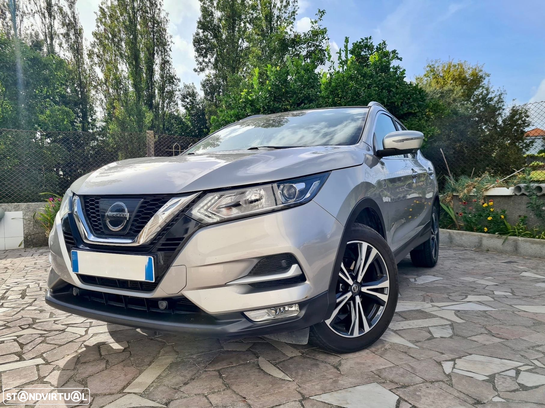 Nissan Qashqai 1.2 DIG-T N-Connecta 18 - 23