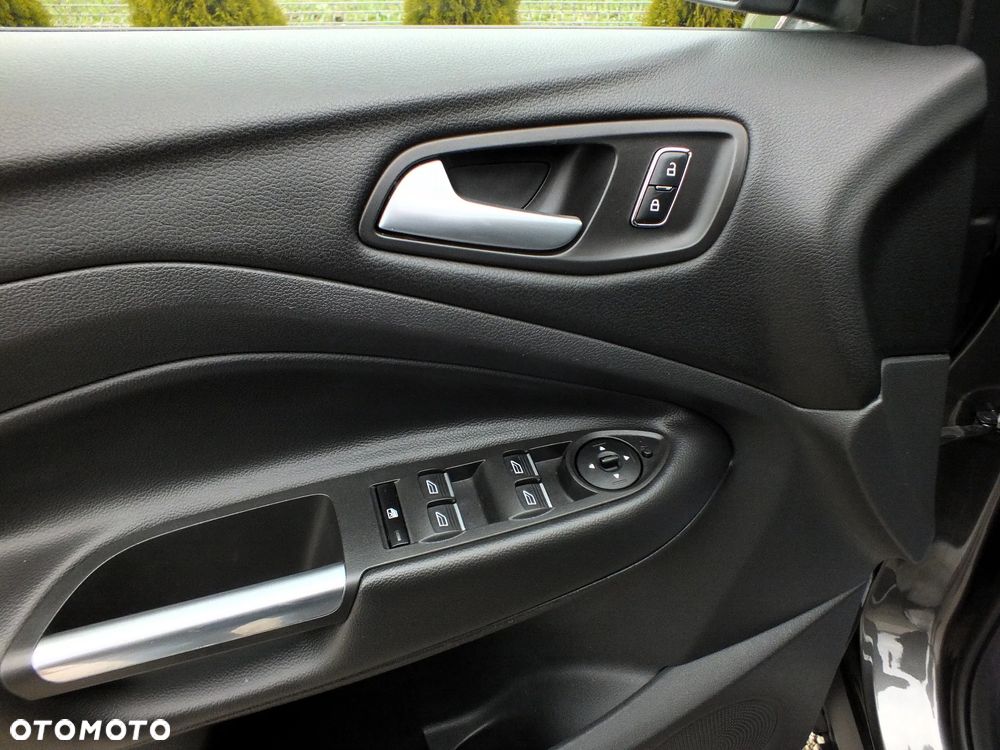 Ford Kuga 2.0 TDCi FWD Titanium - 15