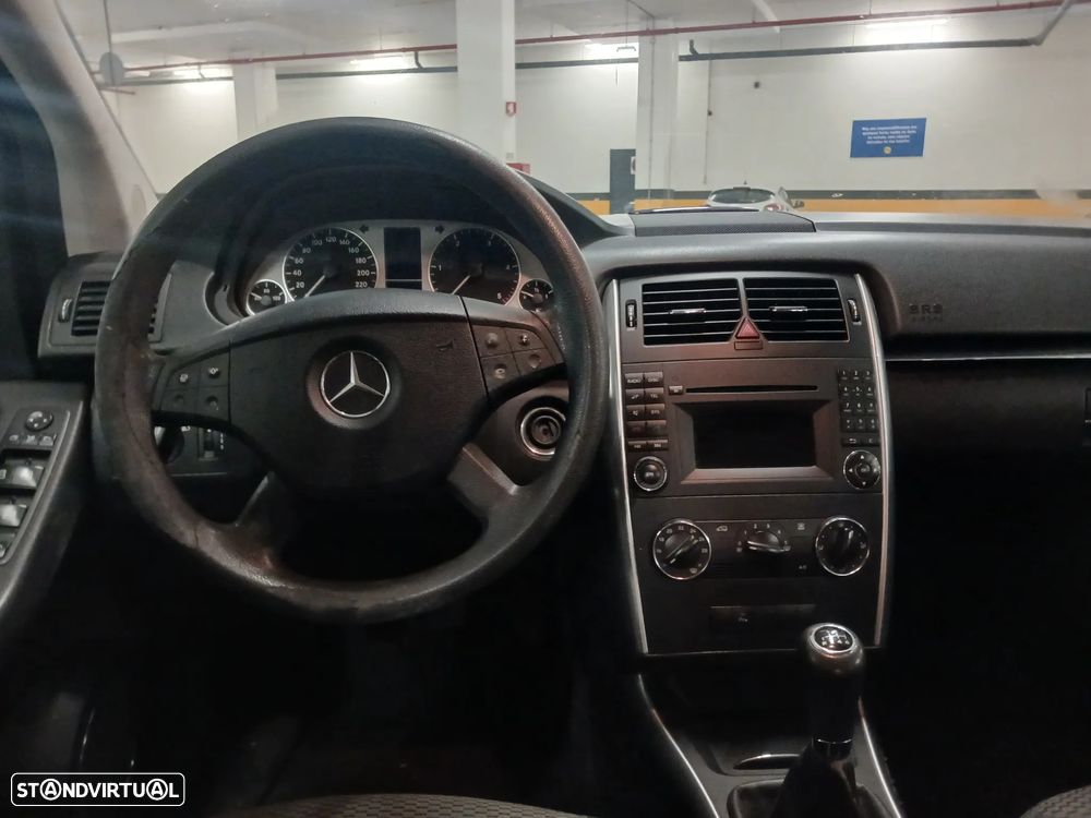 Mercedes-Benz B 180 CDi - 15