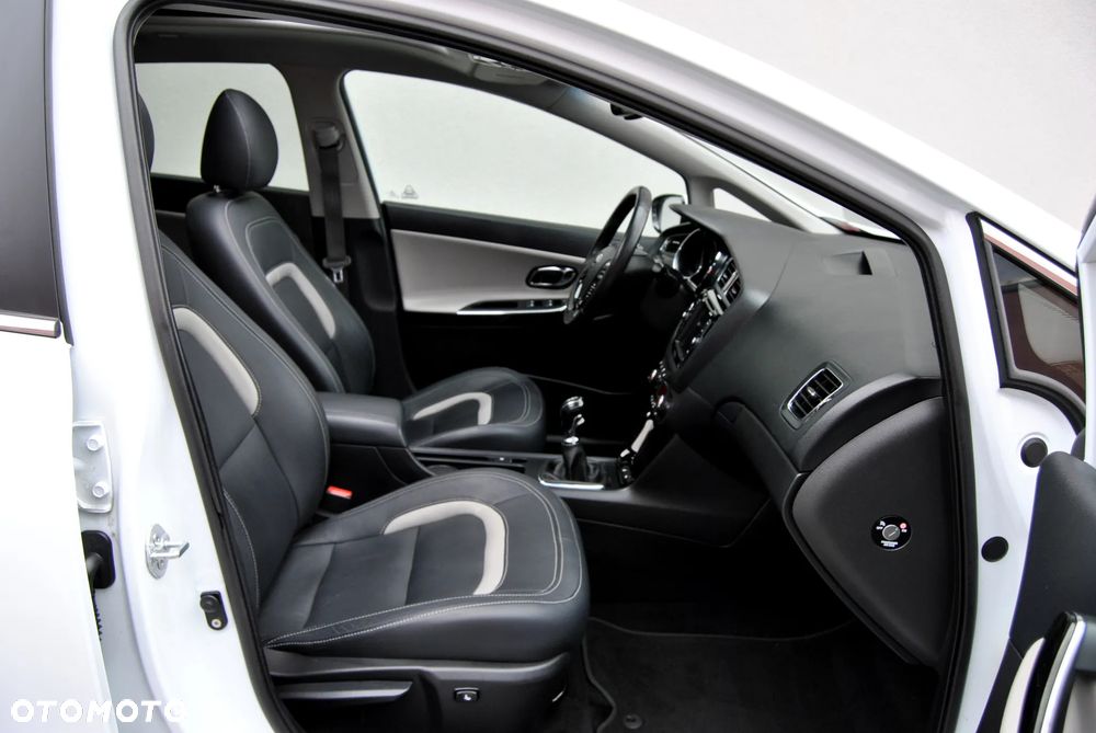 Kia Ceed 1.6 GDI Spirit - 22