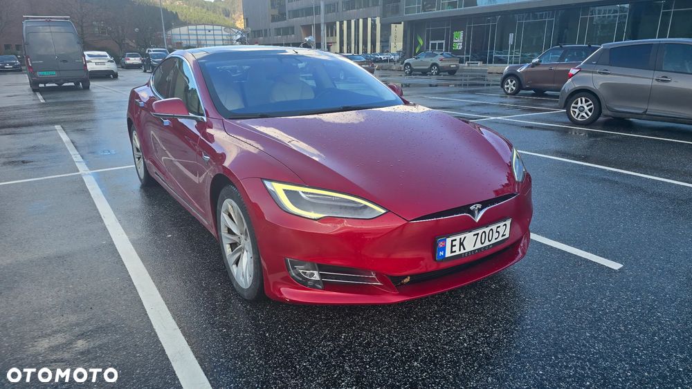 Tesla Model S - 1