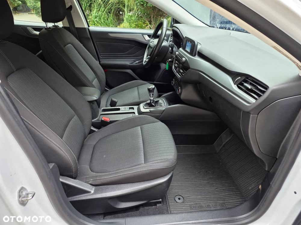 Ford Focus - 20