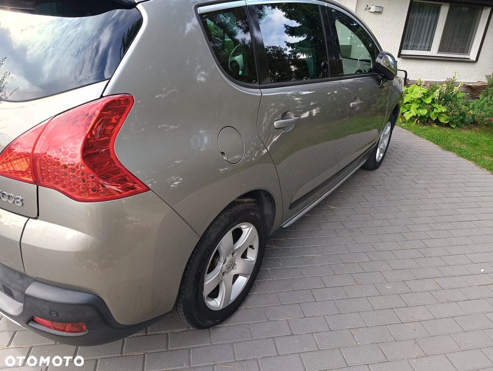 Peugeot 3008 2.0 HDi HYbrid4 - 4