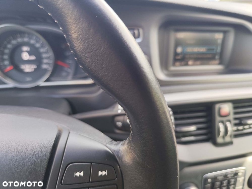 Volvo V40 D2 - 22