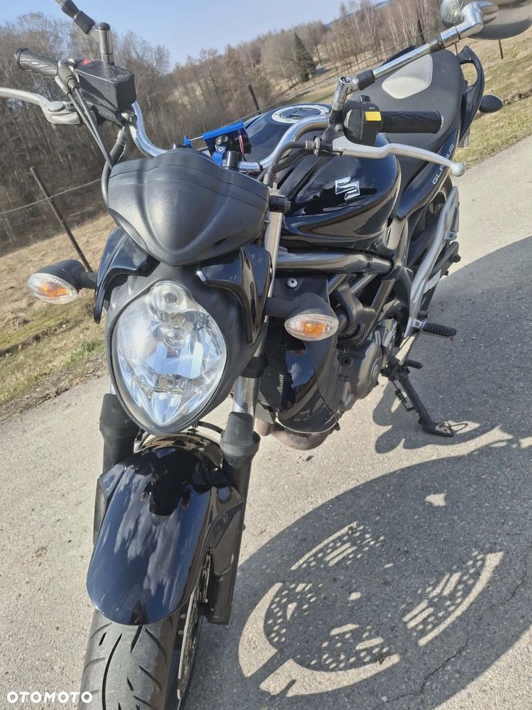 Suzuki Gladius - 2