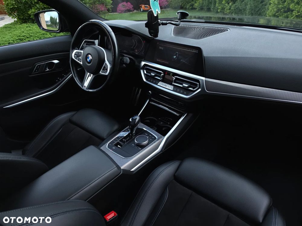 BMW Seria 3 320d xDrive Edition M Sport Shadow - 15