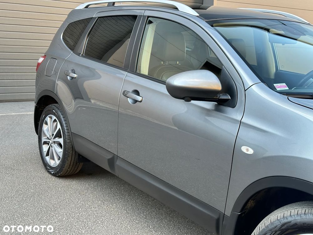 Nissan Qashqai 2.0 4x4 Tekna Premium - 4