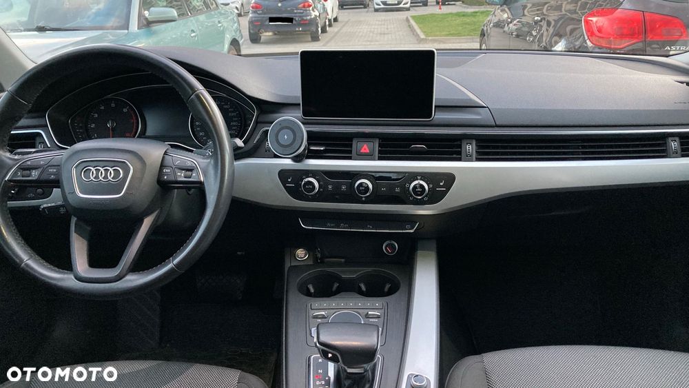 Audi A4 Limousine 1.4 TFSI Sport S tronic - 9