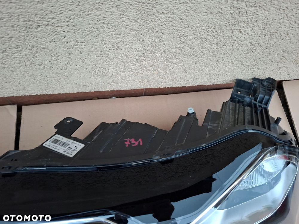 lampa przednia citroen ds3 crossback oryginał ładny stan - 4