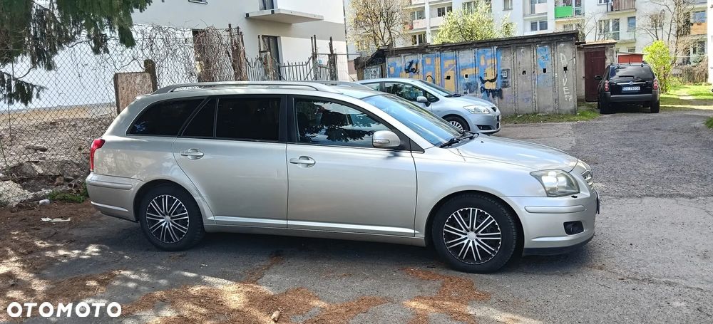 Toyota Avensis 2.0 VVT-i Sol - 5