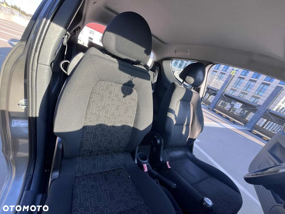 Mitsubishi Colt - 18