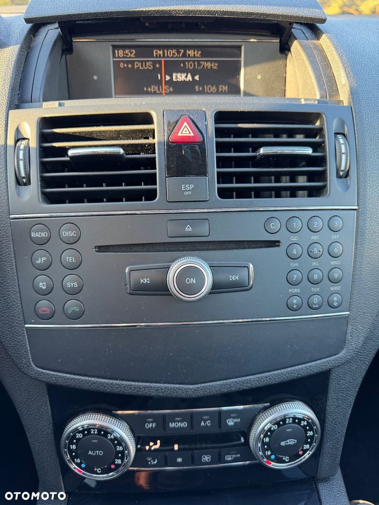 Mercedes-Benz Klasa C 180 Kompressor BlueEFFICIENCY - 23